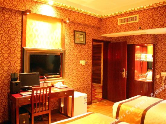 Иу: Jinding Hotel