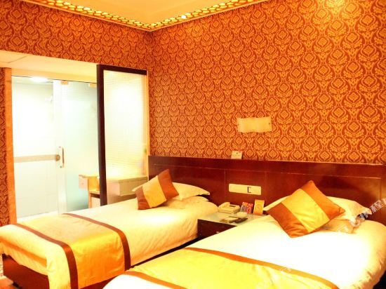 Иу: Jinding Hotel