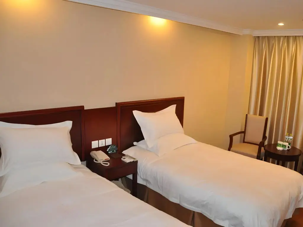 Шанхай: GreenTree Inn Shanghai Songjiang Xinqiao Jiuxin Road Express Hotel