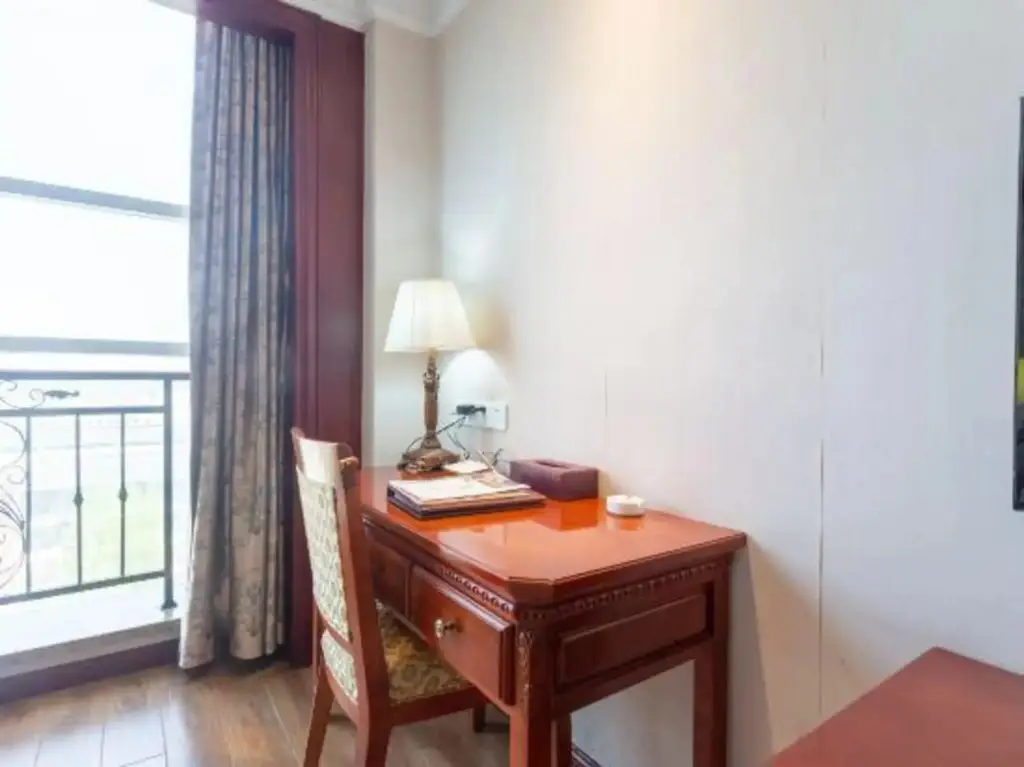 Линьи: Yinan Hotel (Zhisheng Hot Spring Resort No.2 Building)