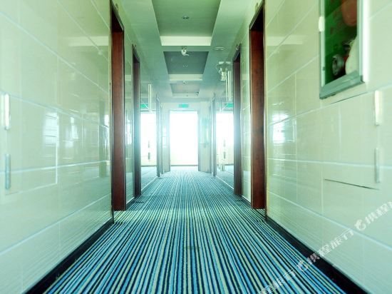 7 Days Inn (Lingshui Beidou Road) — фото 1