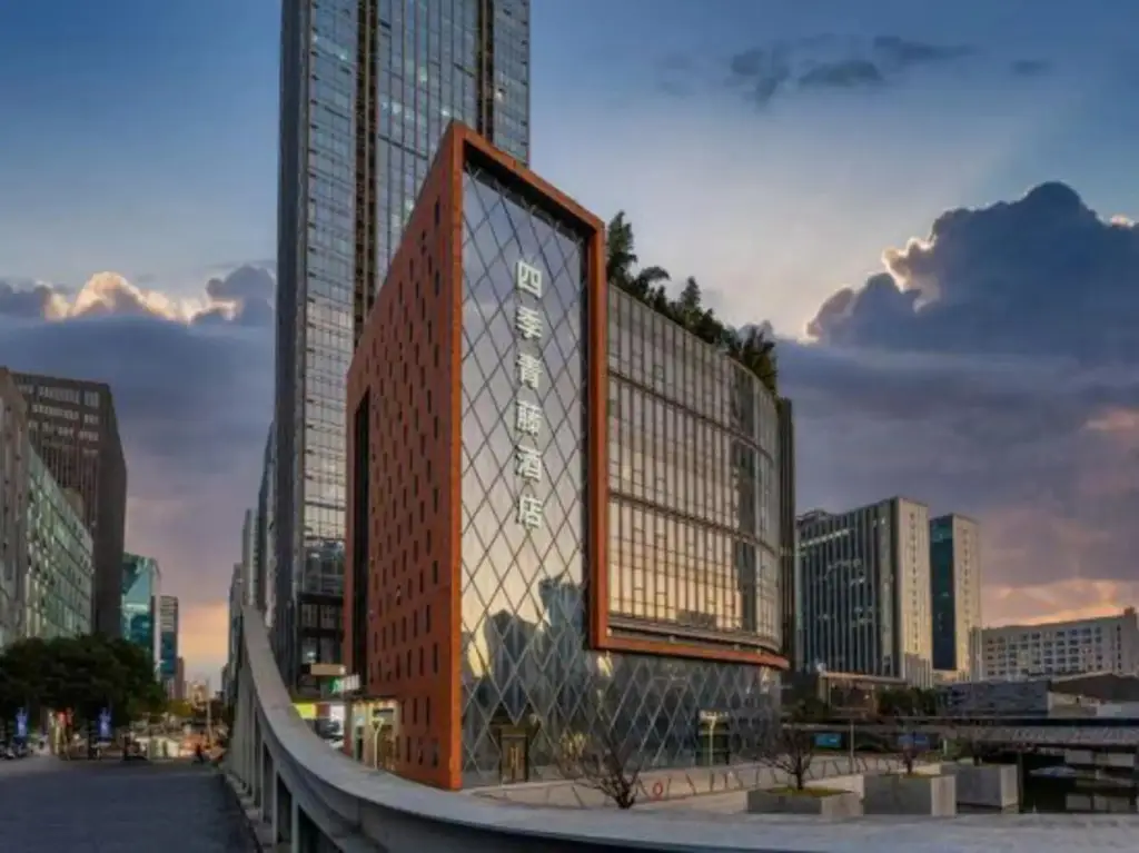 Нинбо: Four Seasons Qingteng Hotel (Ningbo South CBD Romon Universal City)