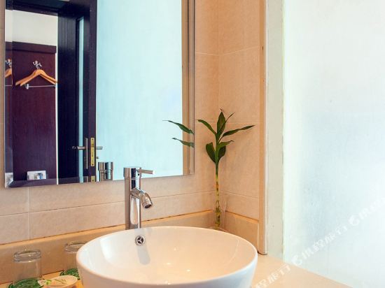Наньтун: Huangchu Business Hotel