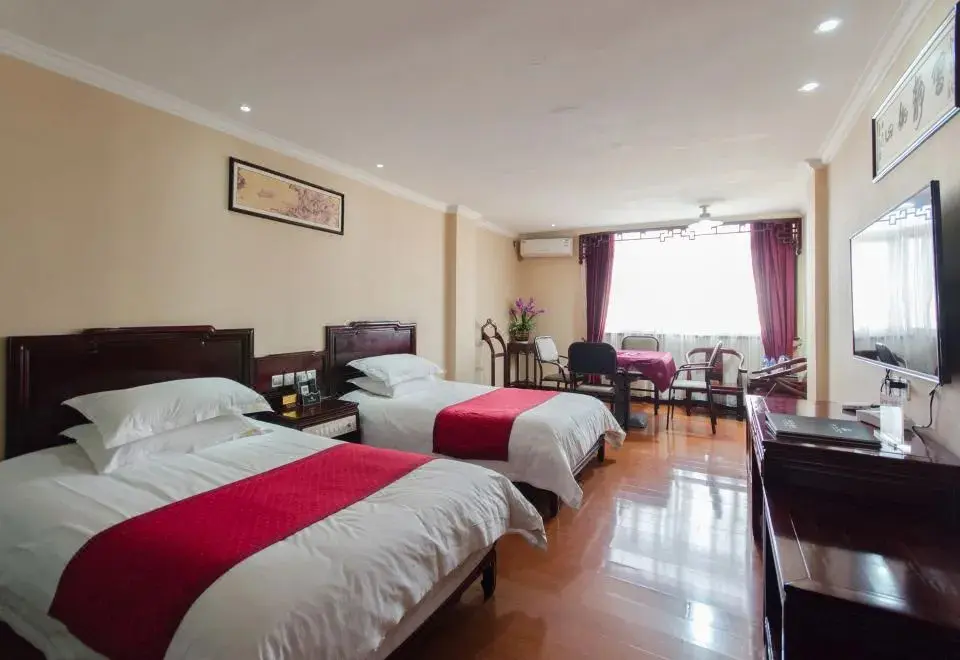 Баошань: Huacheng Hotel
