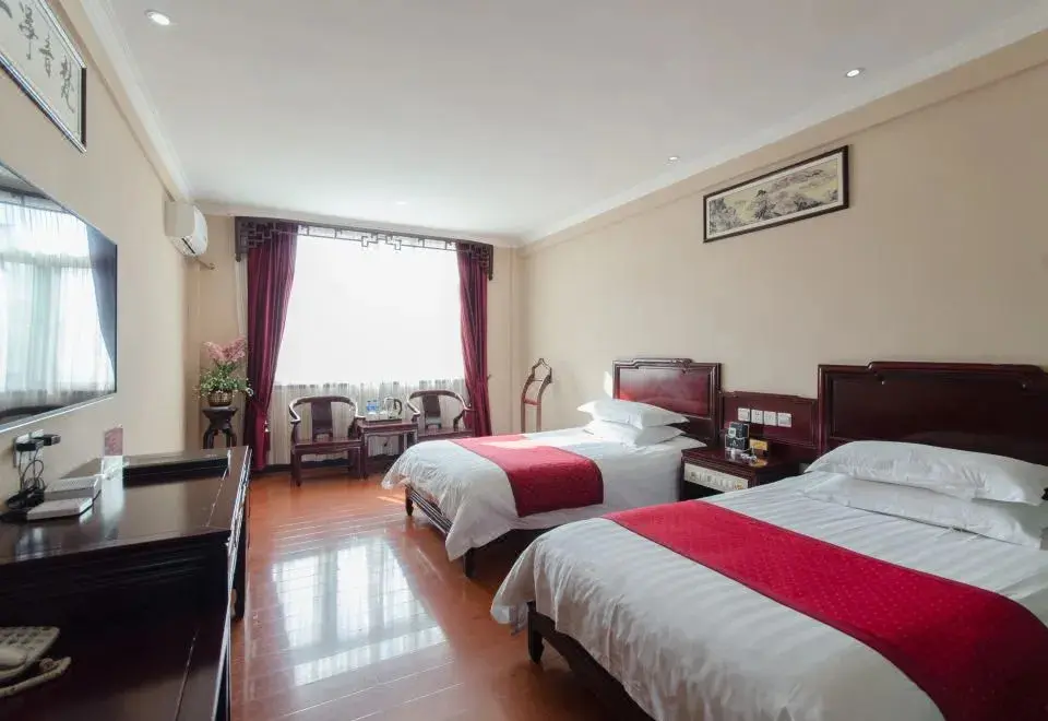 Баошань: Huacheng Hotel