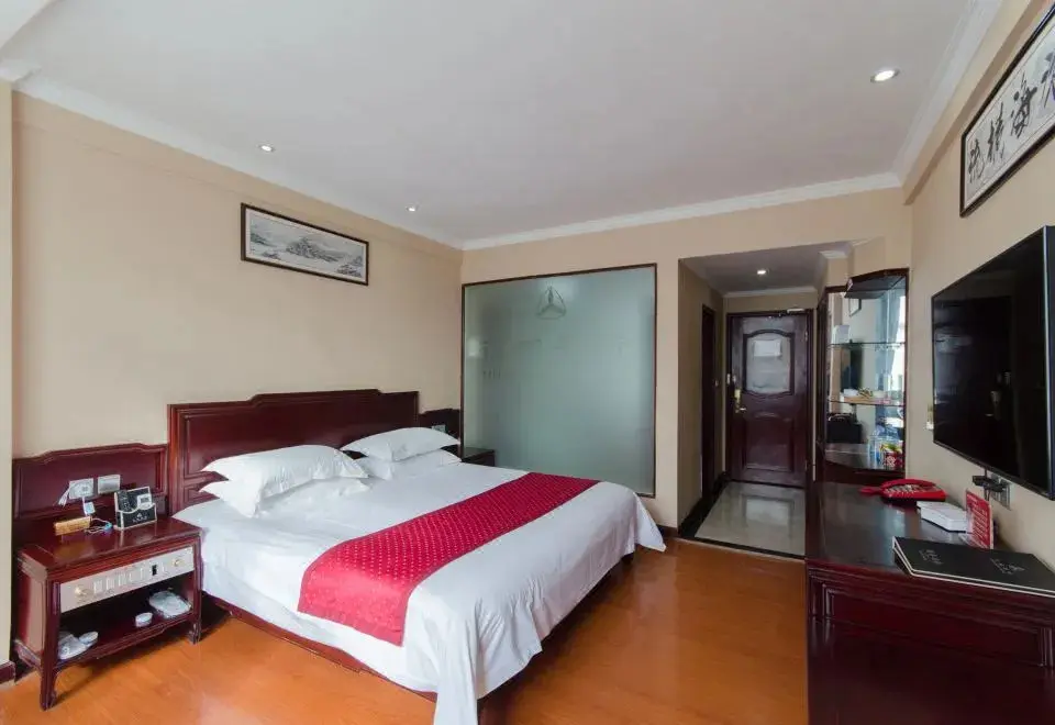 Баошань: Huacheng Hotel