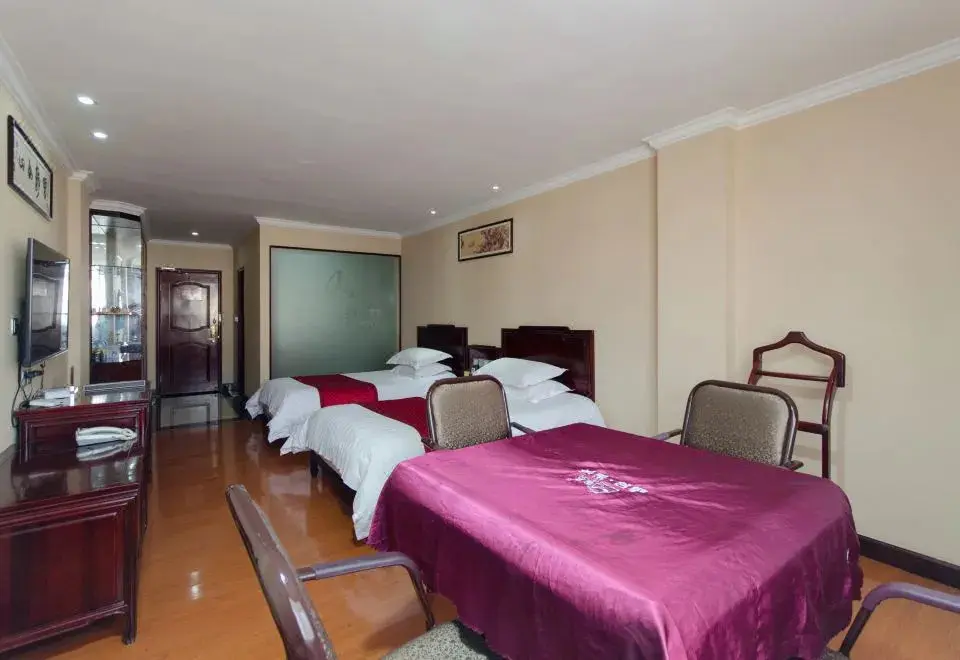 Баошань: Huacheng Hotel