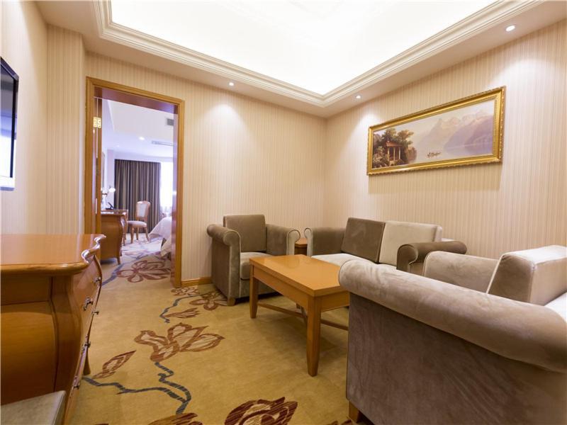 Юйлинь: Vienna Hotel Yulin Jincheng Zhenlin Branch