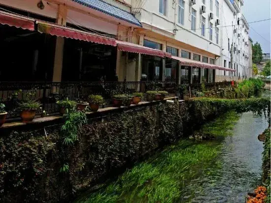 Баошань: Jibian Impression Hotel