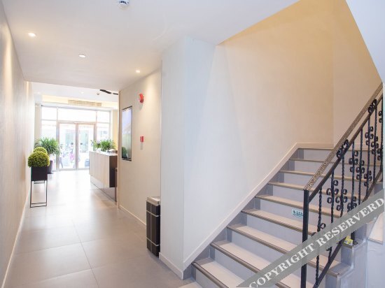 Шанхай: Home Inn Selected Shanghai Nanjing Road Walking Street