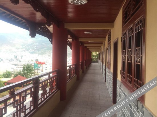 Фэньи: Xinjiayuan Holiday Hotel
