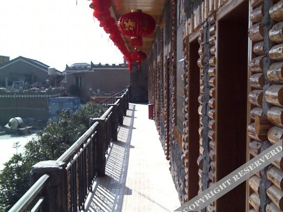 Фэньи: Xinjiayuan Holiday Hotel