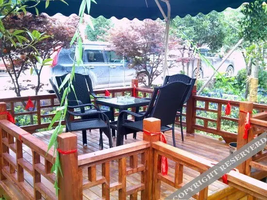 Фэньи: Xinjiayuan Holiday Hotel