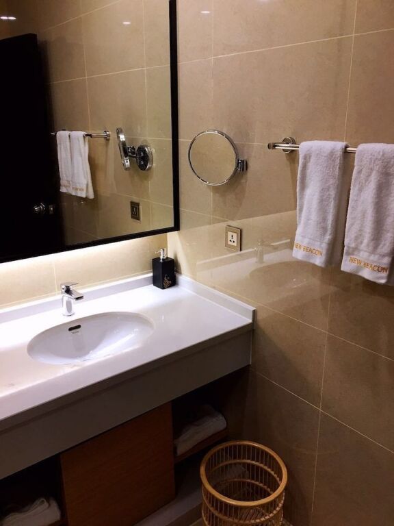 Ухань: New Beacon Airport International Hotel
