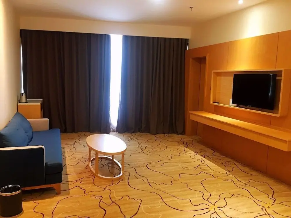 Ухань: New Beacon Airport International Hotel