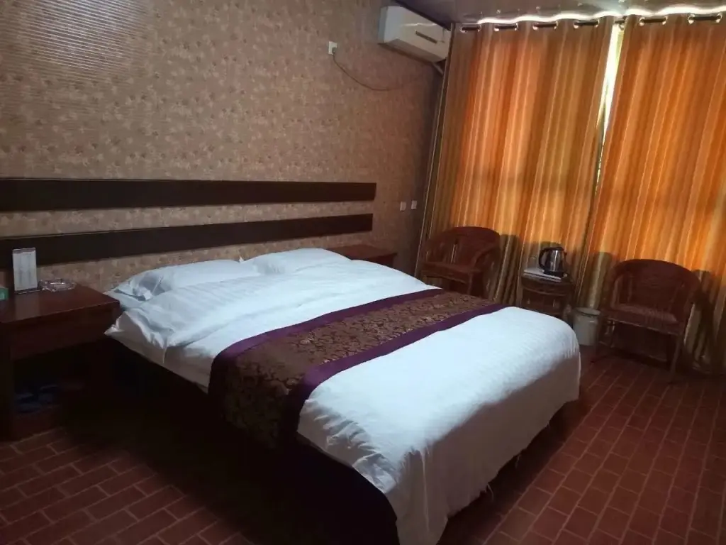 Баодин: Huayun Business Hotel