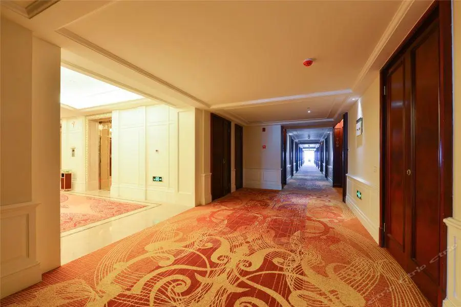 Наньтун: Binhai Jinshi International Hotel