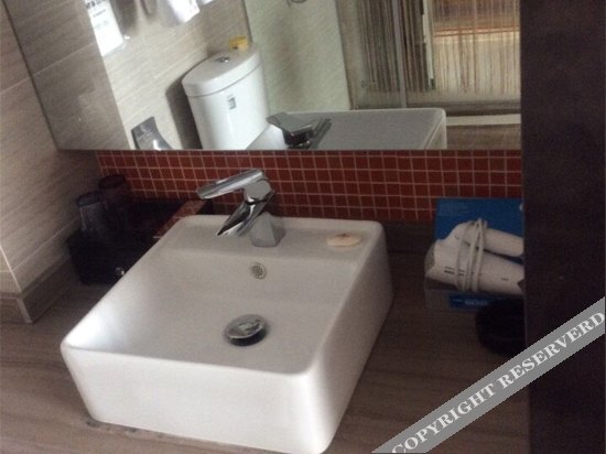 Ухань: Yueju Hotel (Wuhan Xudong Friendship Avenue, Pin MAO Shop)