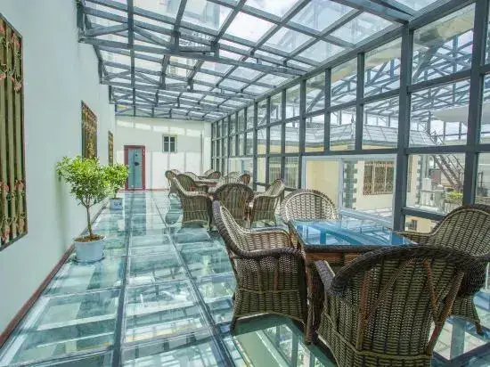Duge Grand Hotel — фото 1