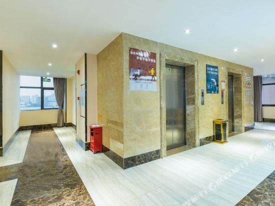 Шэньчжэнь: Hangting Hotel (Shenzhen International Airport T3)