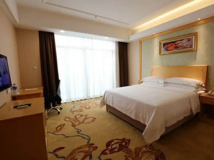 Дунгуань: Vienna 3 Best Hotel Dongguan Liaobu Veicle City