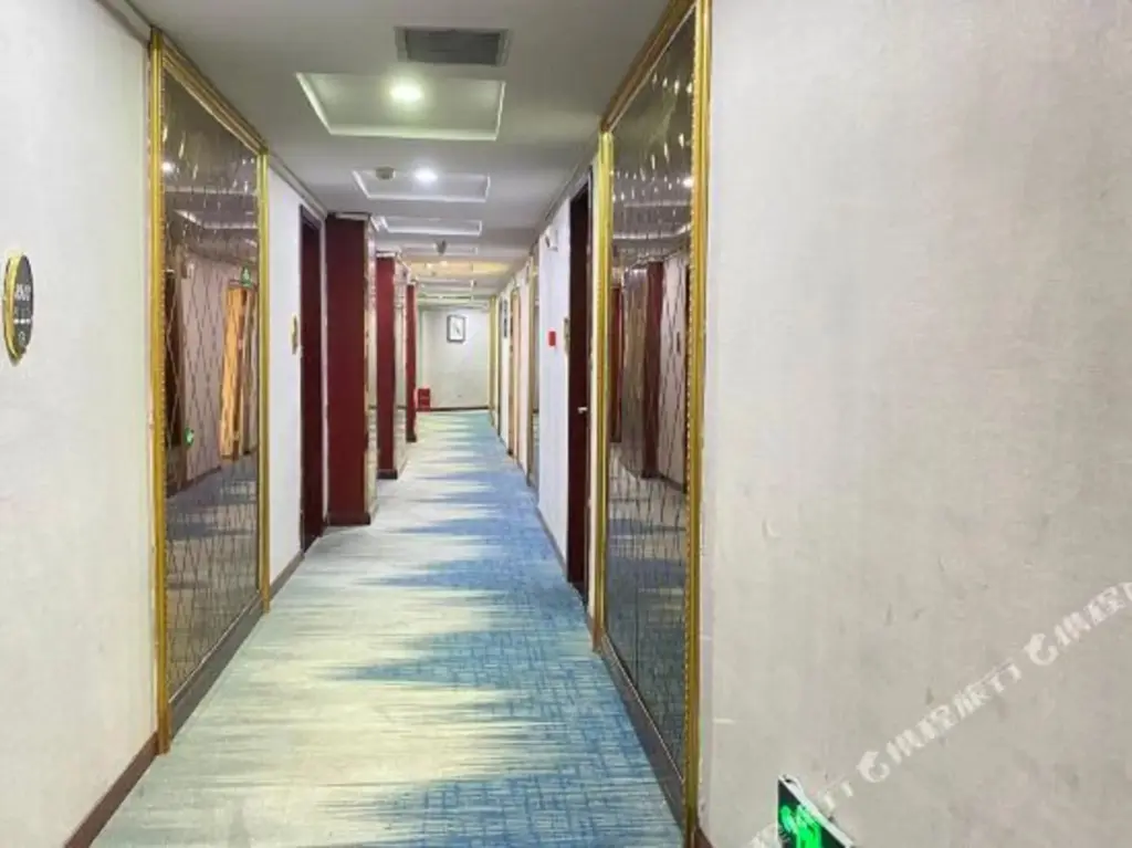 Цзуньи: Zheshang Hotel (Renhuai Government Store)