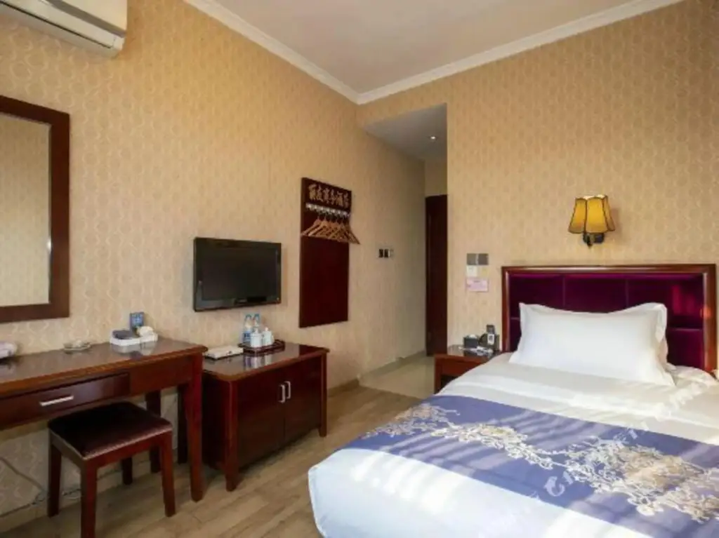 Чэнду: Liyou Business Hotel (Dayi High Speed Railway Station Panjia Street Branch)