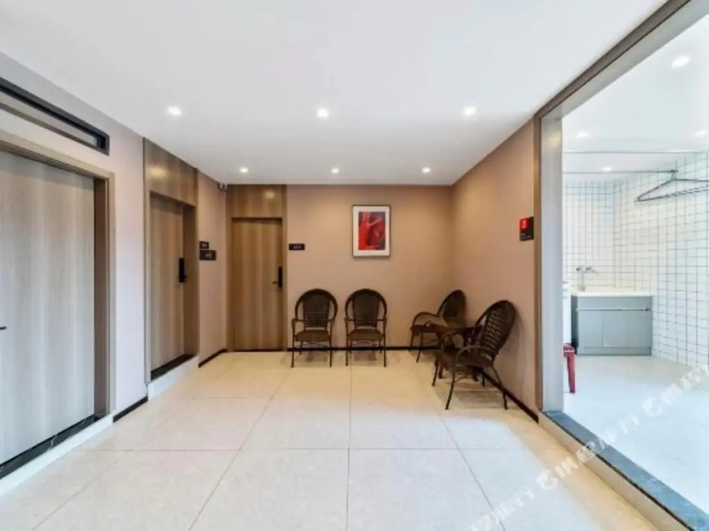 Чэнду: Liyou Business Hotel (Dayi High Speed Railway Station Panjia Street Branch)