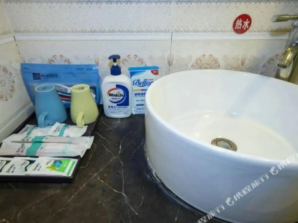 Чэнду: Liyou Business Hotel (Dayi High Speed Railway Station Panjia Street Branch)
