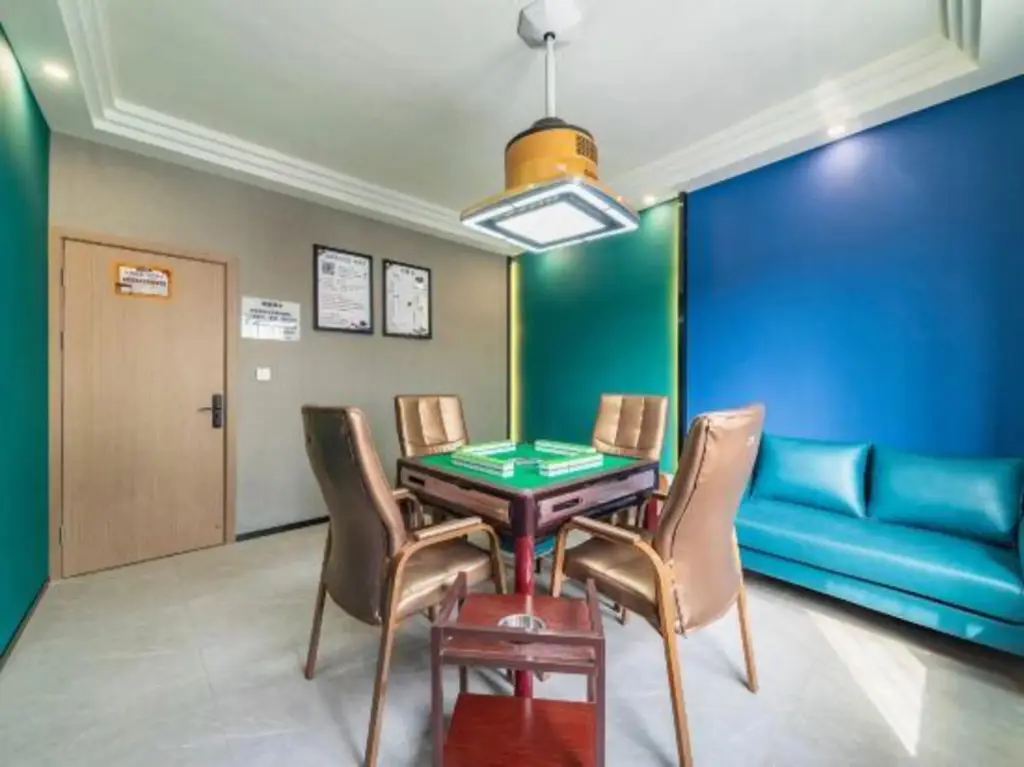 Чэнду: Liyou Business Hotel (Dayi High Speed Railway Station Panjia Street Branch)