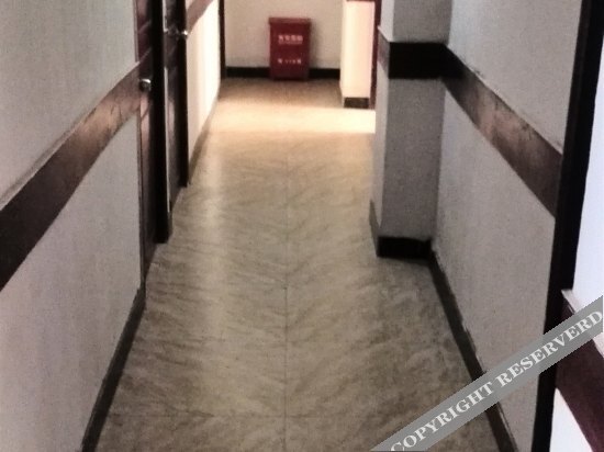 Шанхай: Renle Hotel