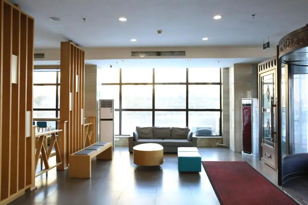 Чанчунь: Hanting Hotel Faw Changchun West Railway Station