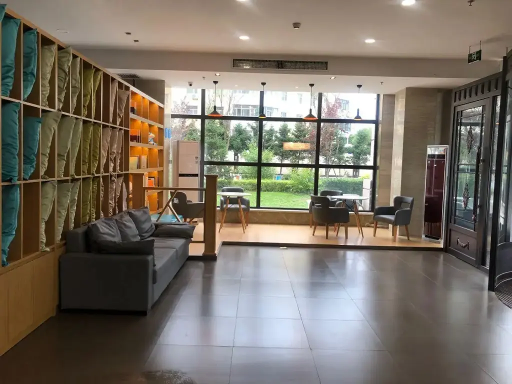 Чанчунь: Hanting Hotel Faw Changchun West Railway Station