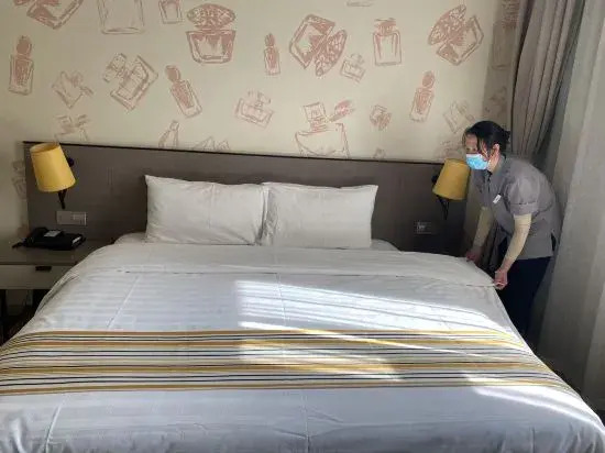 Шэньян: Homeinn Plus Hotel (Shenyang Hunnan Olympic Center Rongxing Building)