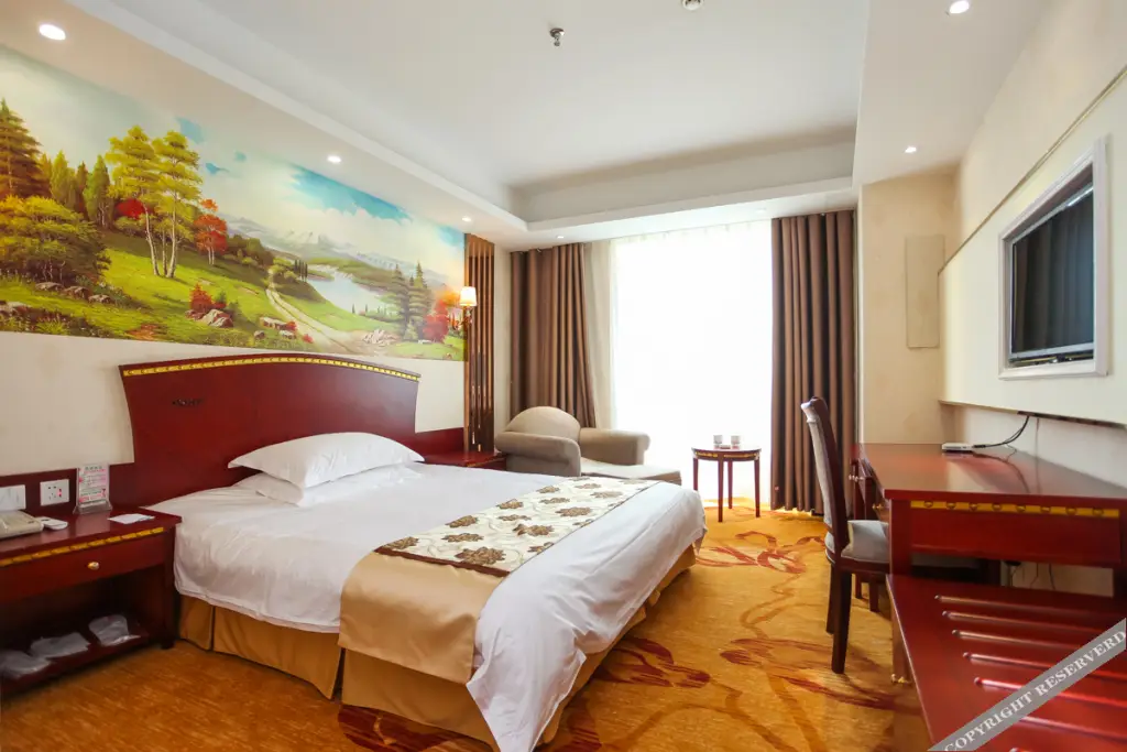 Vienna Classic Hotel (Lianyungang Jiangshan) — фото 1
