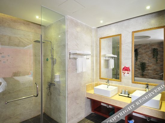 Санья: Shanhuhai Holiday Hotel