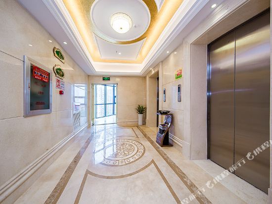 Ухань: Vienna Hotel (Wuhan High speed Railway Station Honggangcheng Subway Station Store)