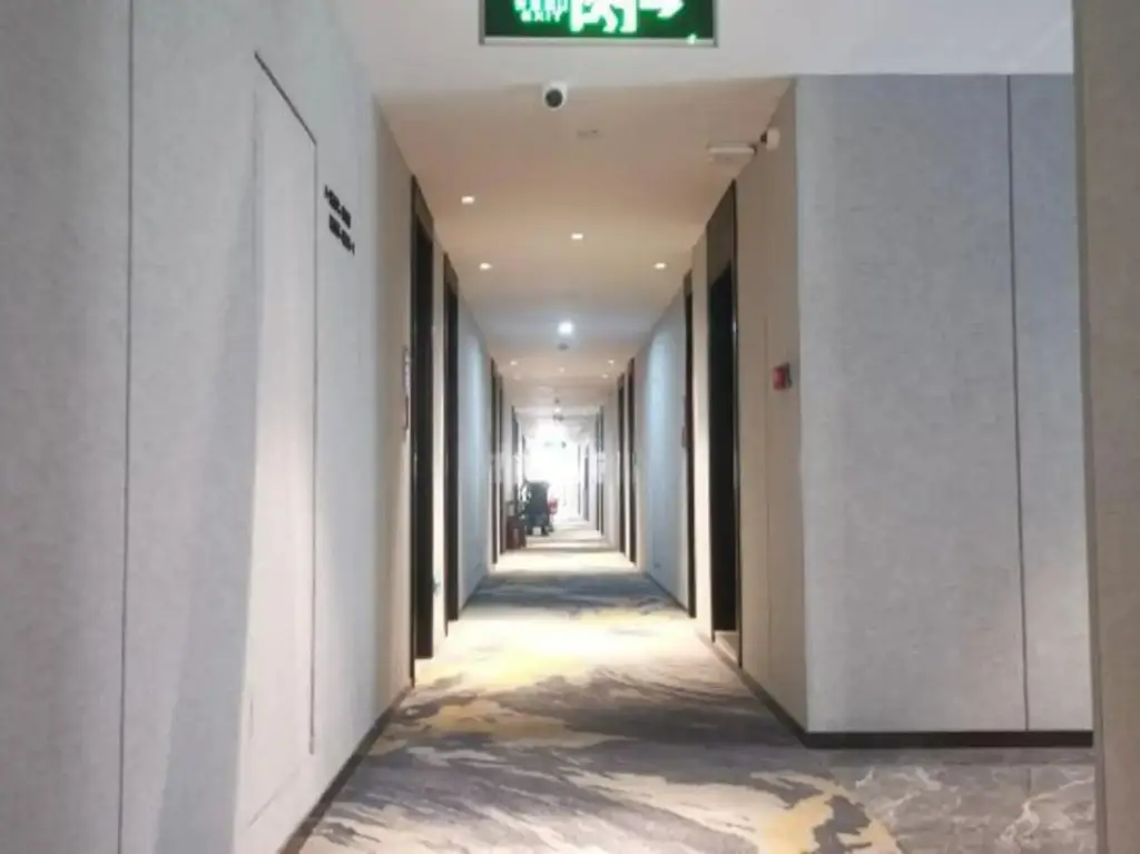 Чжэнчжоу: Hengtai Hotel (Zhengzhou Zijingshan Street Subway Station)