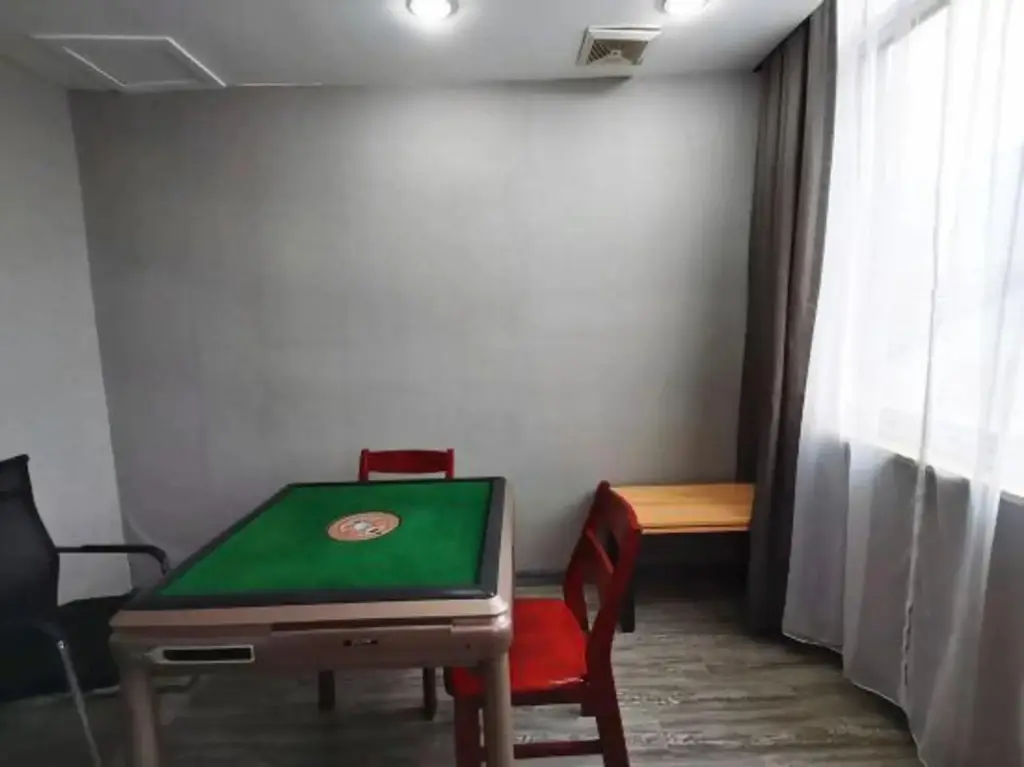 Цзясинь: Junyi Chain Hotel (Haiyan Qiyuan Chengbei East Road)