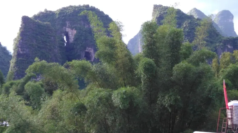 Яншо: Yangshuo Jinyue Inn