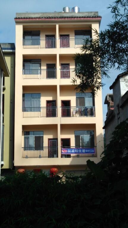 Яншо: Yangshuo Jinyue Inn