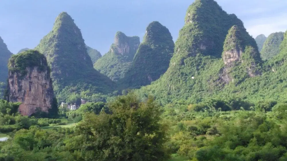 Яншо: Yangshuo Jinyue Inn