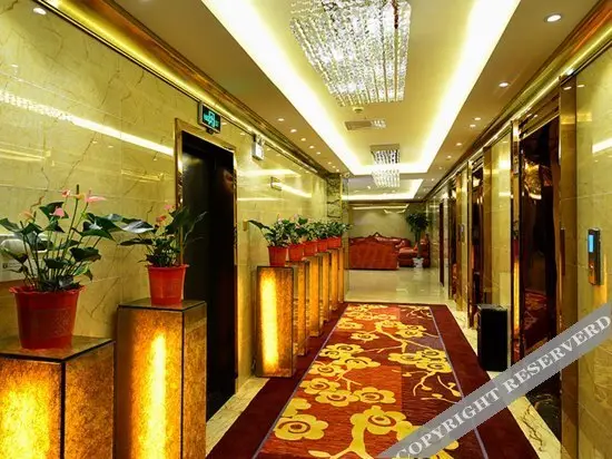 Чанша: LANWANHOTEL(Bishahu Subway Station Hunan  Telecommunications Vocational and Technical College Store)
