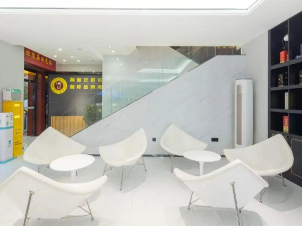 Хайкоу: Aili cinema Zhenxuan Hotel (Haiken Plaza store, haixiu Middle Road, Haikou)
