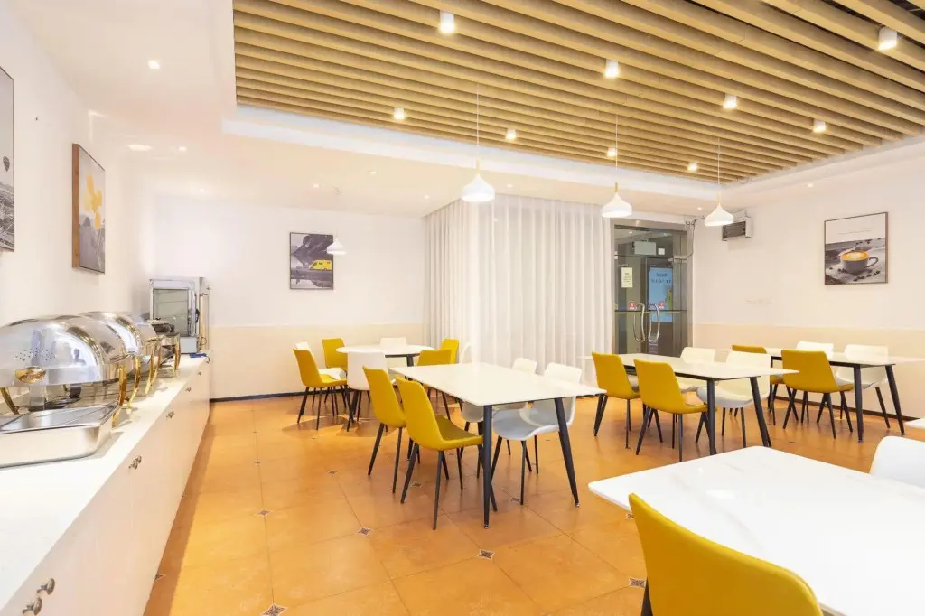Хайкоу: Aili cinema Zhenxuan Hotel (Haiken Plaza store, haixiu Middle Road, Haikou)