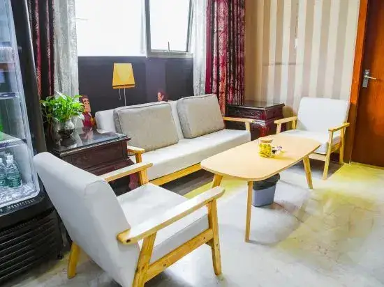 Чунцин: Chongqing Dihong Hotel (Three Gorges Square High-speed Railway Station)