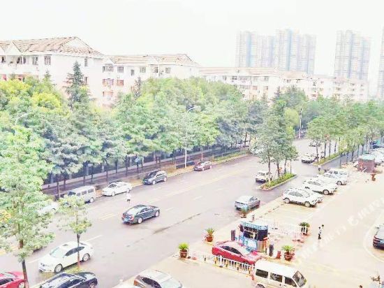 Ухань: Elong ME Hotel (Wuhan Business School)