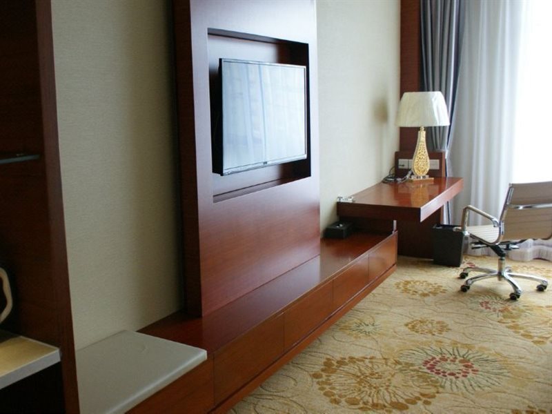 Ордос: Yifeng Hotel