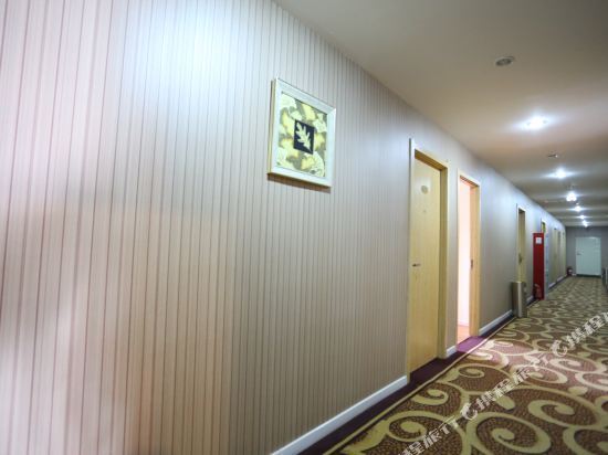Тяньцзинь: 澳乐商务酒店(天津十一经路地铁站音乐学院店)