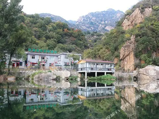 Пекин: Yijie Holiday Guest House (Beijing Shentangyu)